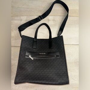 Black Michael Kors Kenly tote